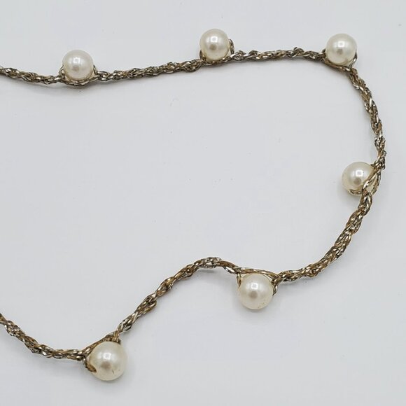Set of 3 Pearl and Silver Costume Fashion Jewelry Necklaces - Picture 6 of 8